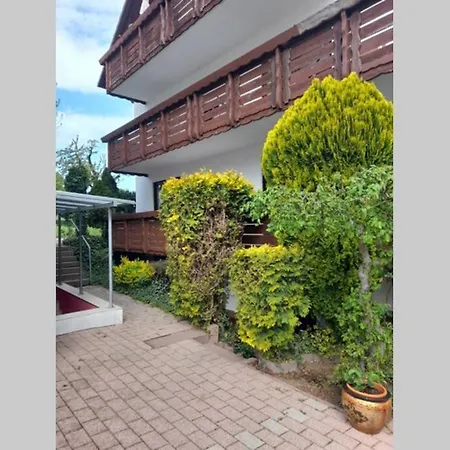 Gemuetliche Fuer Handwerker Und Monteure